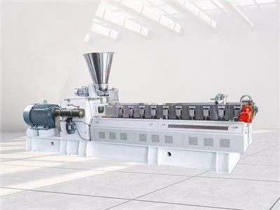 Háromcsavaros extruder